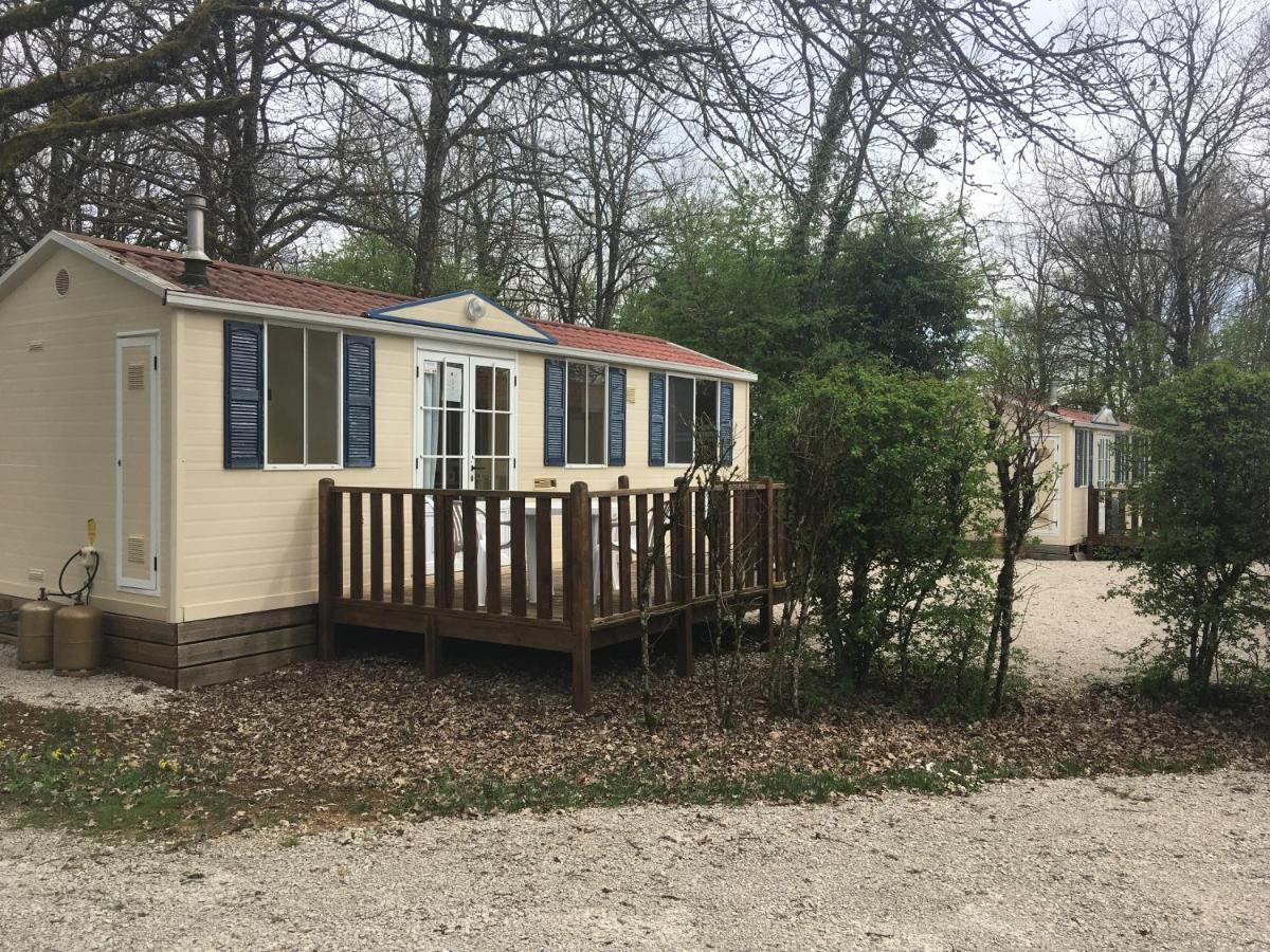 Camping De La Croix D'Arles Bourg  Exterior foto