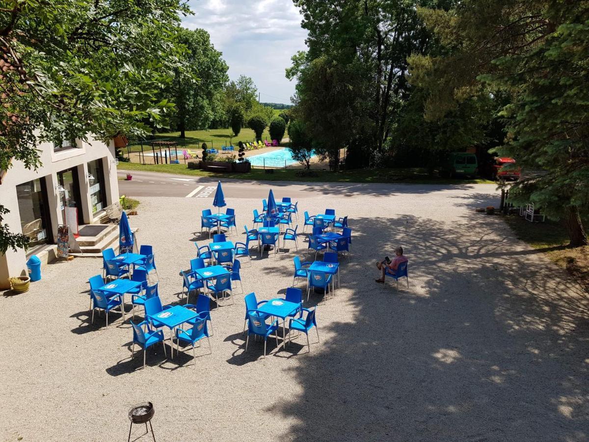 Camping De La Croix D'Arles Bourg  Exterior foto