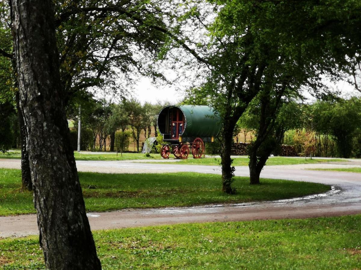 Camping De La Croix D'Arles Bourg  Exterior foto